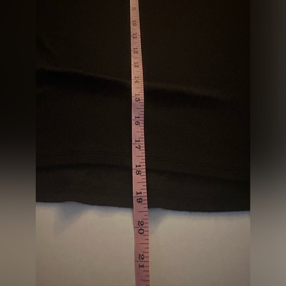 Athleta Ease Cut Out Black Loose Fit Top T Shirt Tee Athletic Activewear Small - Picture 10 of 11